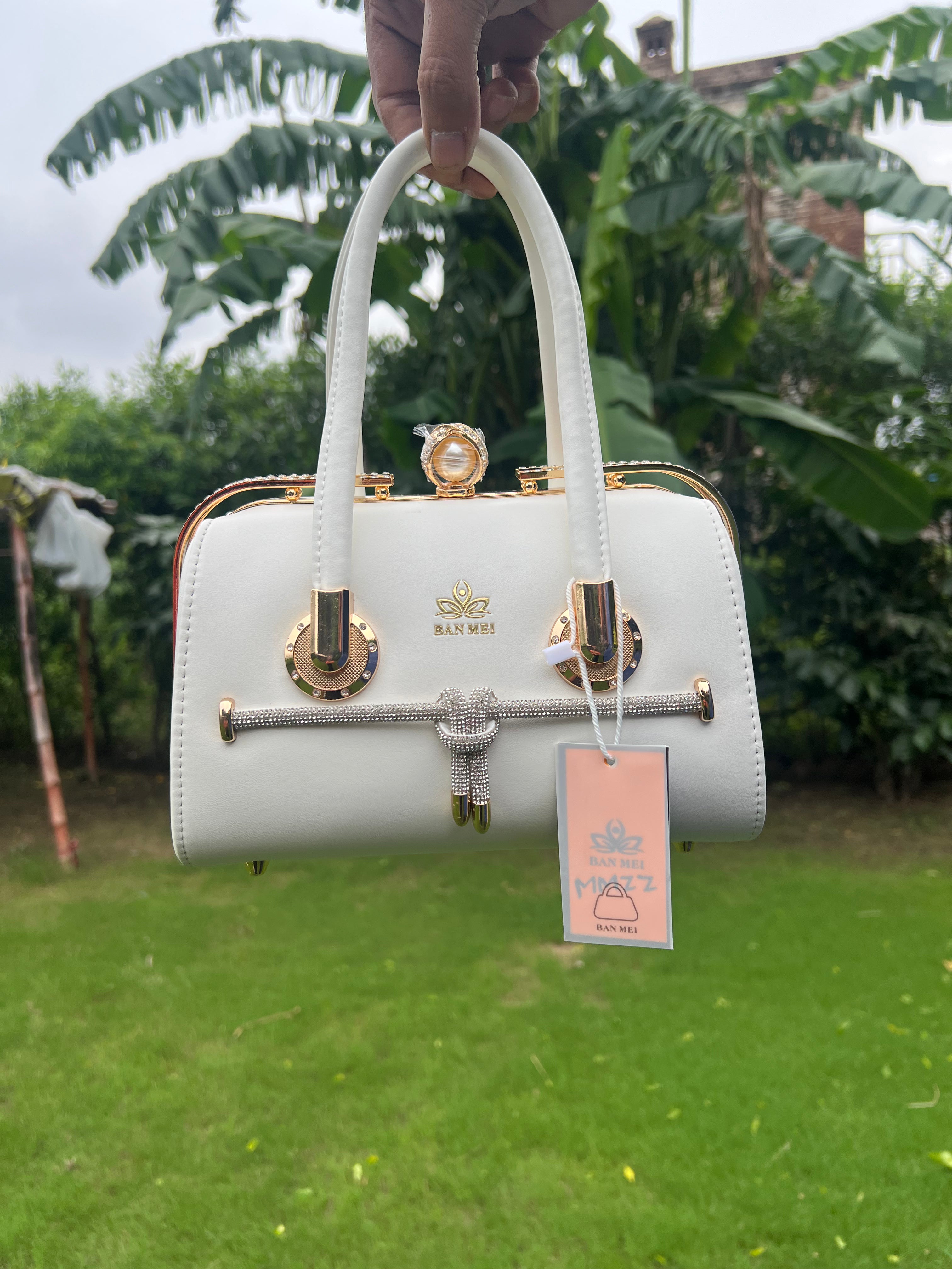 Elegant White Handbag with Golden Detailing – Luxury Top Handle Bag for Women