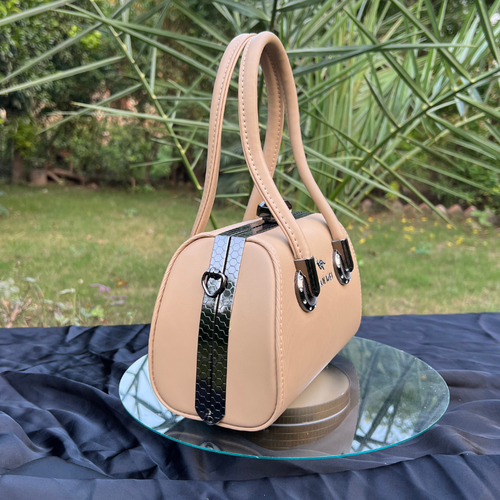 Blush Pink Handbag – Elegant Everyday Use