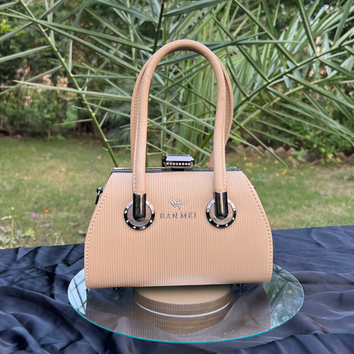 Blush Pink Handbag – Elegant Everyday Use